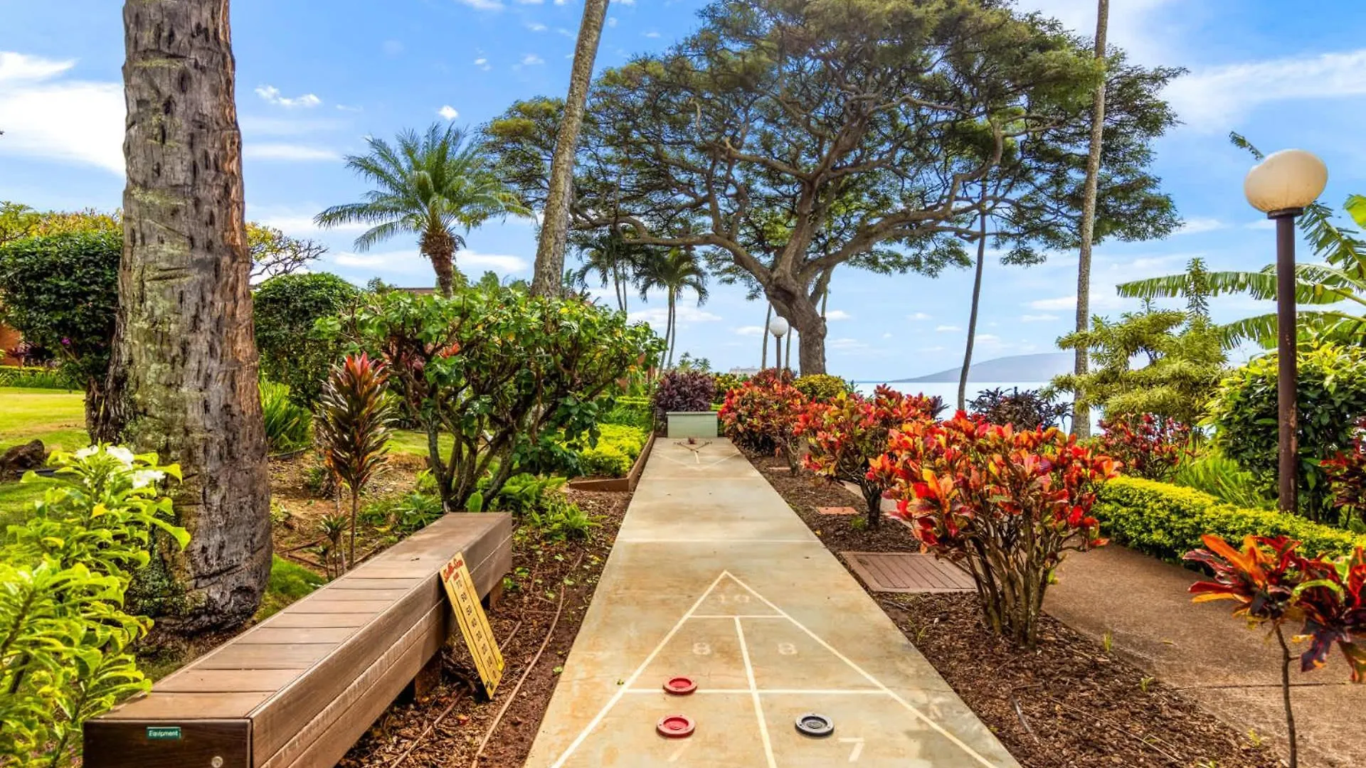 Kuleana Club #412 Oceanfront - 1 Bedroom & 1 Bathroom - Gated 2Nd Fl Kahana Holiday home