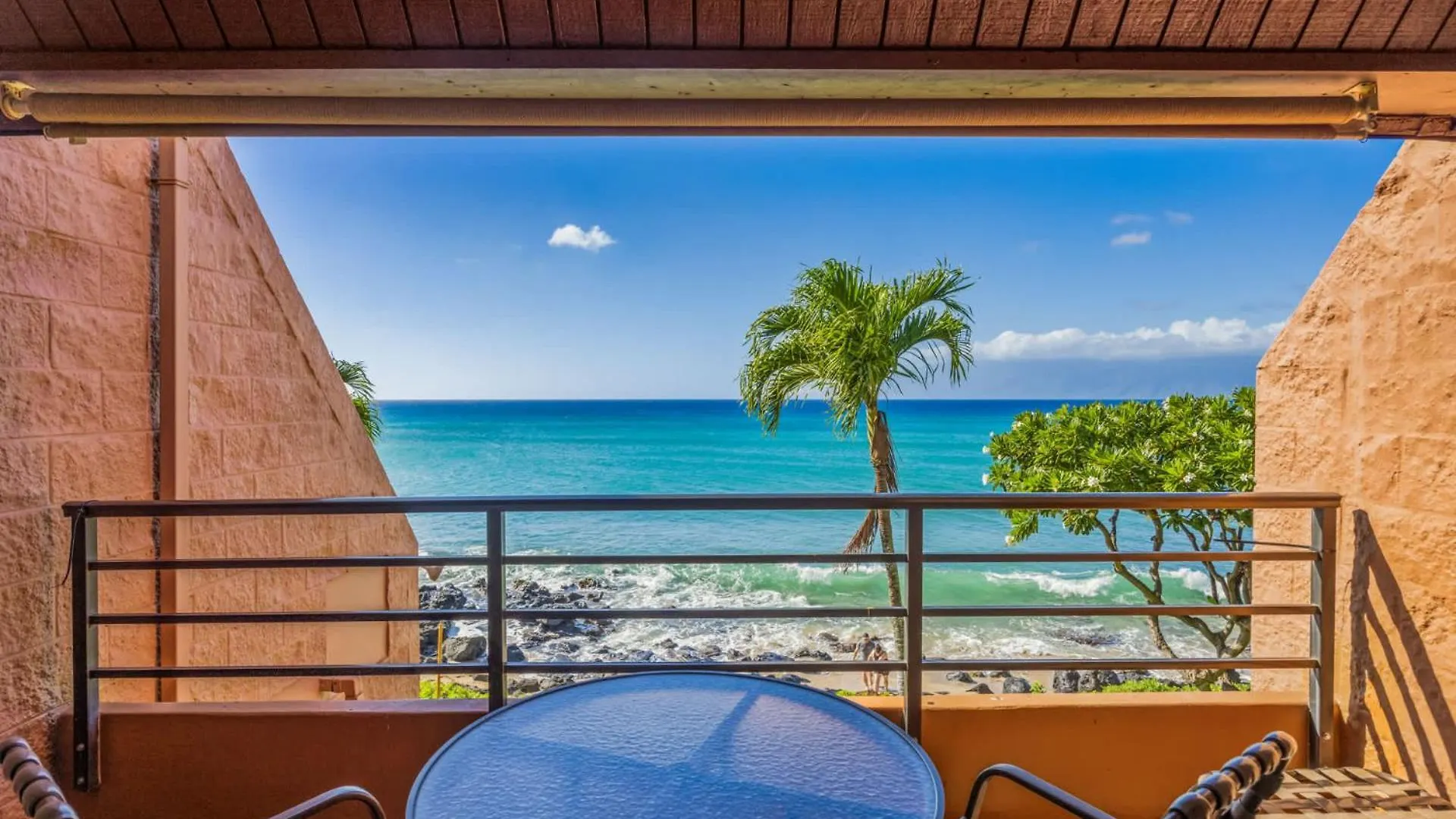 Kuleana Club #412 Oceanfront - 1 Bedroom & 1 Bathroom - Gated 2Nd Fl Kahana Holiday home